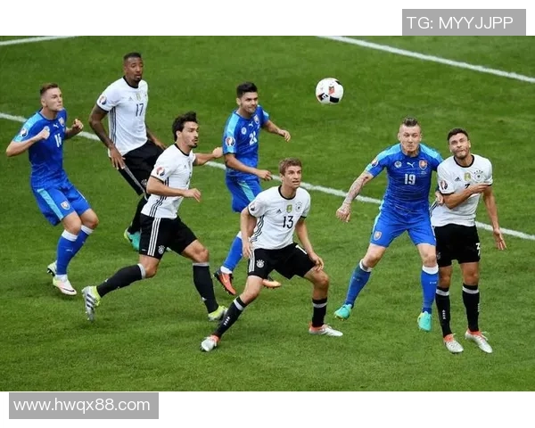 《全能进攻后卫崛起 足球场上的多面手与战术核心》 《全能进攻后卫崛起 足球场上的多面手与战术核心》